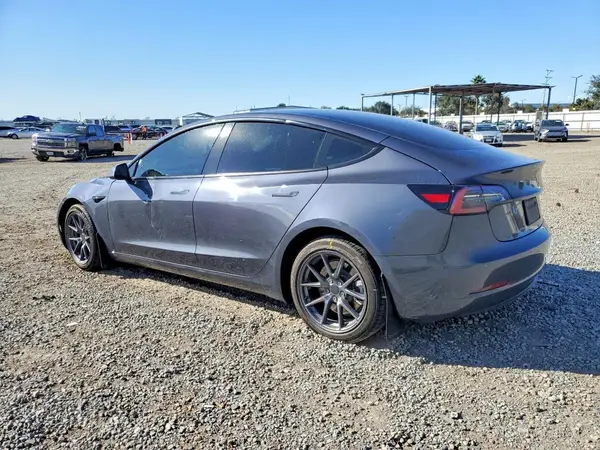 5YJ3E1EA3NF122852 2022 TESLA MODEL 3 - Image 2