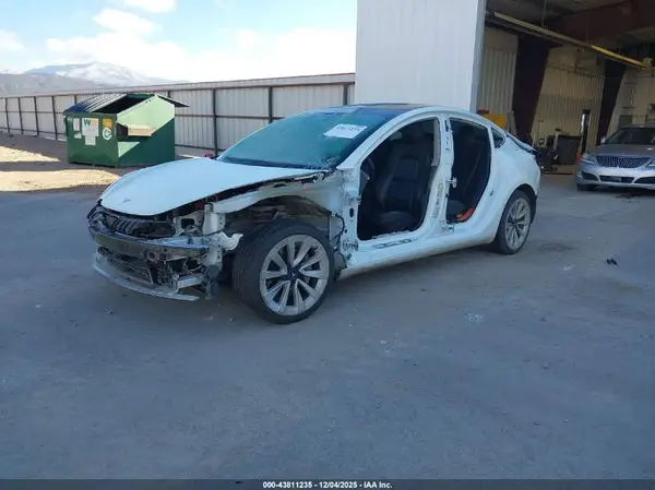 5YJ3E1EA3NF142986 2022 TESLA MODEL 3 - Image 2