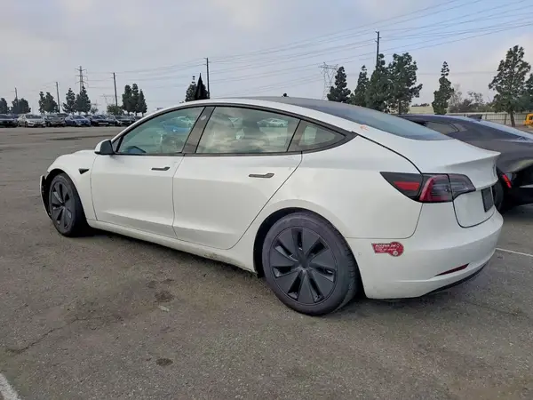 5YJ3E1EA3NF145323 2022 TESLA MODEL 3 - Image 2
