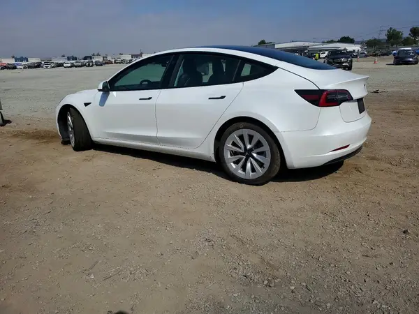 5YJ3E1EA3NF145340 2022 TESLA MODEL 3 - Image 2