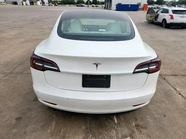 2022 TESLA MODEL 3 auction photo 6