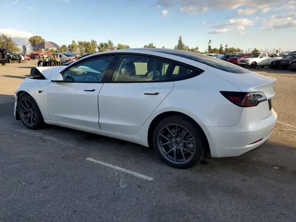 5YJ3E1EA3NF156211 2022 TESLA MODEL 3 - Image 2
