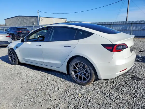 5YJ3E1EA3NF162218 2022 TESLA MODEL 3 - Image 2