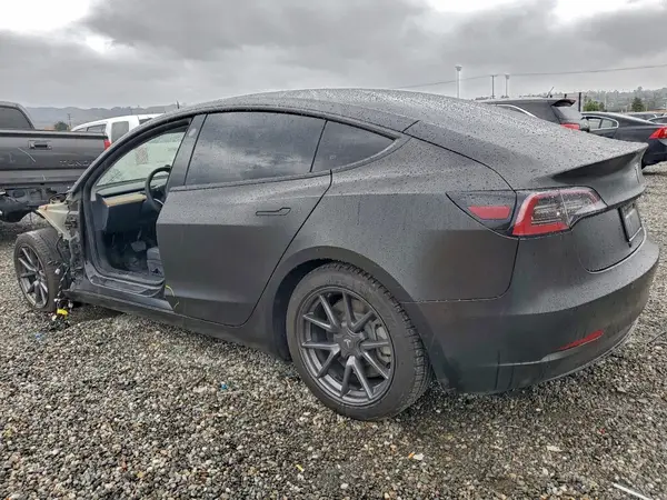 5YJ3E1EA3NF173753 2022 TESLA MODEL 3 - Image 2