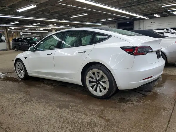5YJ3E1EA3NF186163 2022 TESLA MODEL 3 - Image 2