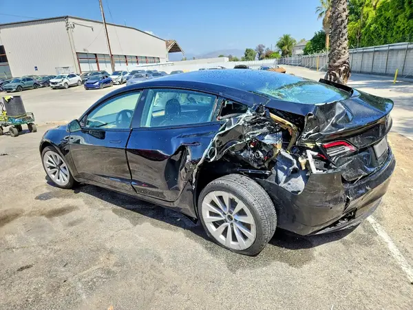 5YJ3E1EA3NF188043 2022 TESLA MODEL 3 - Image 2