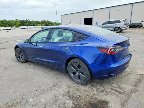 5YJ3E1EA3NF191850 2022 TESLA MODEL 3 - Image 2