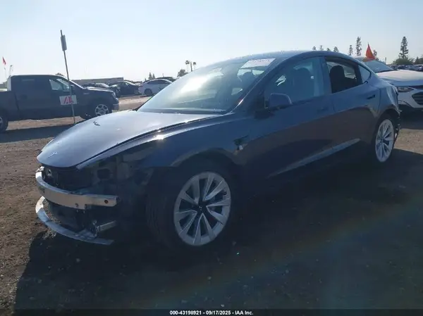 5YJ3E1EA3NF212082 2022 TESLA MODEL 3 - Image 2