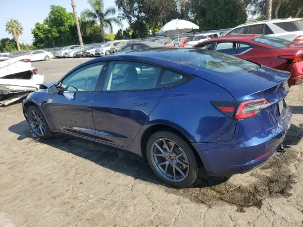 5YJ3E1EA3NF285761 2022 TESLA MODEL 3 - Image 2