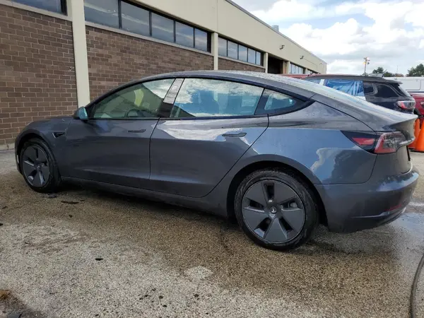 5YJ3E1EA3NF288823 2022 TESLA MODEL 3 - Image 2