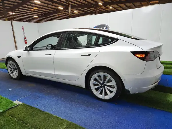 5YJ3E1EA3NF289888 2022 TESLA MODEL 3 - Image 2