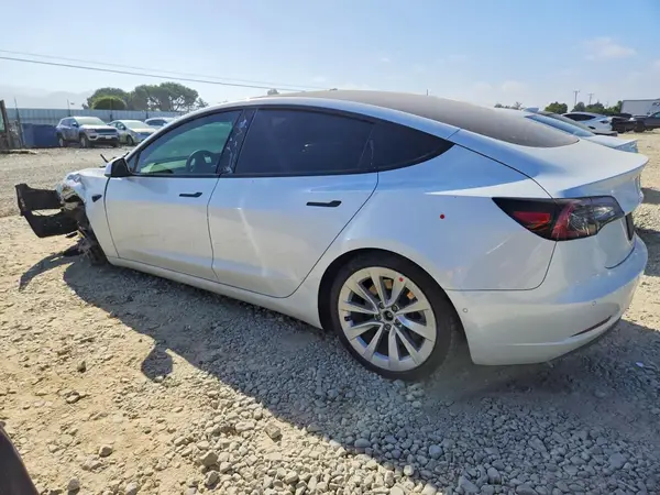 5YJ3E1EA3NF298042 2022 TESLA MODEL 3 - Image 2