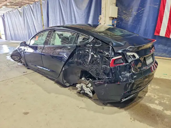 5YJ3E1EA3NF303854 2022 TESLA MODEL 3 - Image 2