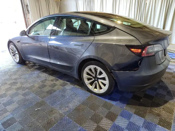 5YJ3E1EA3NF304230 2022 TESLA MODEL 3 - Image 2