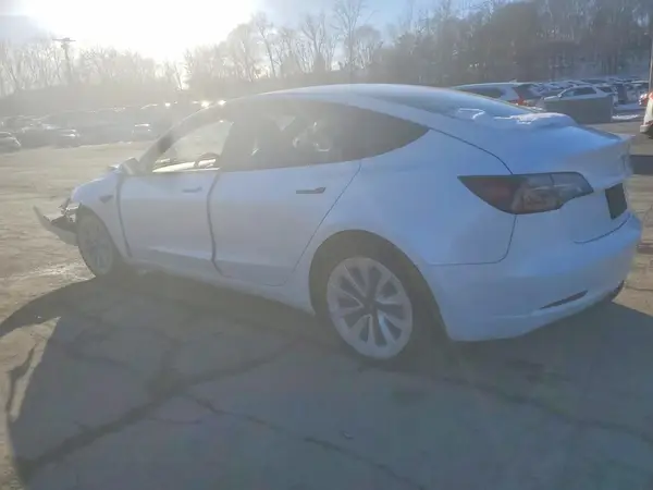 5YJ3E1EA3NF313171 2022 TESLA MODEL 3 - Image 2