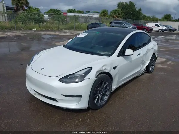 5YJ3E1EA3NF323649 2022 TESLA MODEL 3 - Image 2