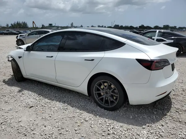 5YJ3E1EA3NF327278 2022 TESLA MODEL 3 - Image 2