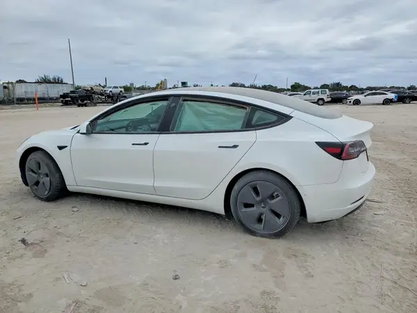5YJ3E1EA3NF328768 2022 TESLA MODEL 3 - Image 2