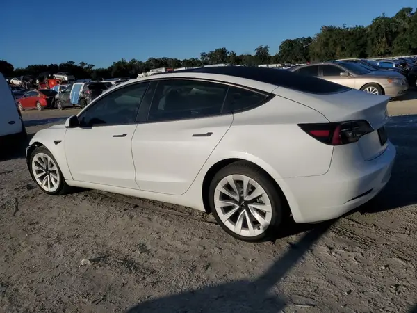 5YJ3E1EA3NF329032 2022 TESLA MODEL 3 - Image 2