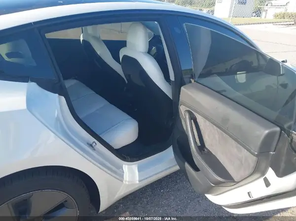 5YJ3E1EA3NF329452 2022 TESLA MODEL 3 - Image 8