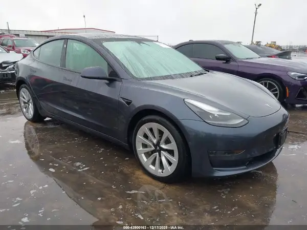 5YJ3E1EA3NF331363 2022 TESLA MODEL 3 - Image 1