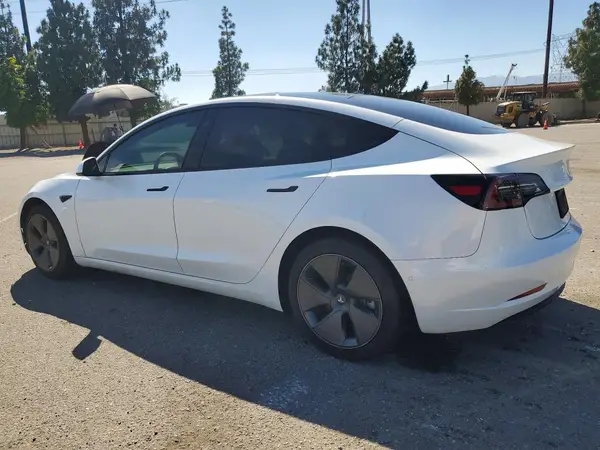 5YJ3E1EA3NF331458 2022 TESLA MODEL 3 - Image 2