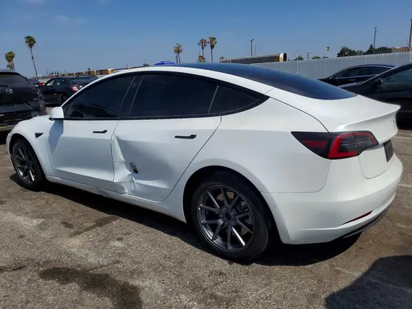 5YJ3E1EA3NF332092 2022 TESLA MODEL 3 - Image 2