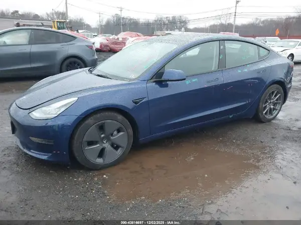 5YJ3E1EA3NF341830 2022 TESLA MODEL 3 - Image 2