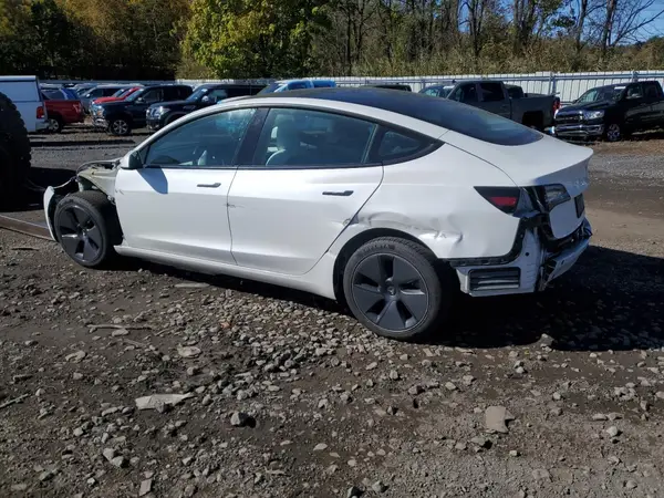 5YJ3E1EA3NF354710 2022 TESLA MODEL 3 - Image 2