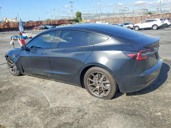 5YJ3E1EA3NF358384 2022 TESLA MODEL 3 - Image 2