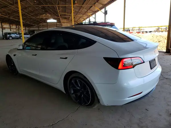 5YJ3E1EA3NF360555 2022 TESLA MODEL 3 - Image 2