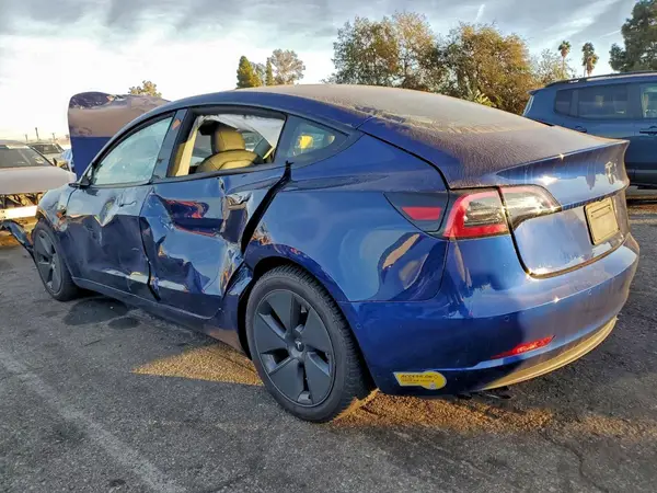 5YJ3E1EA3NF361592 2022 TESLA MODEL 3 - Image 2