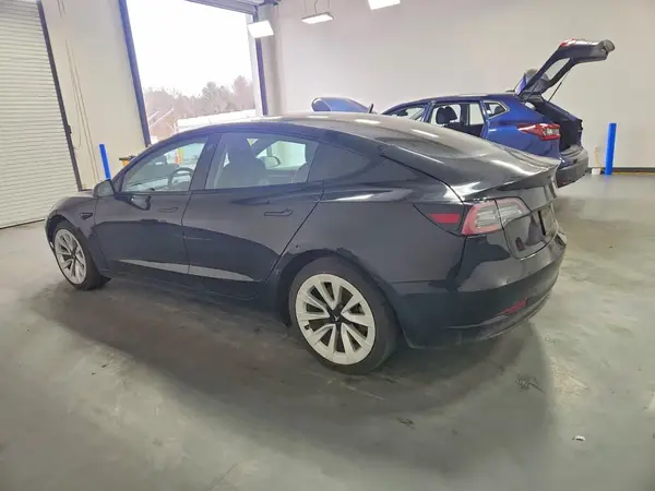 5YJ3E1EA3NF368526 2022 TESLA MODEL 3 - Image 2
