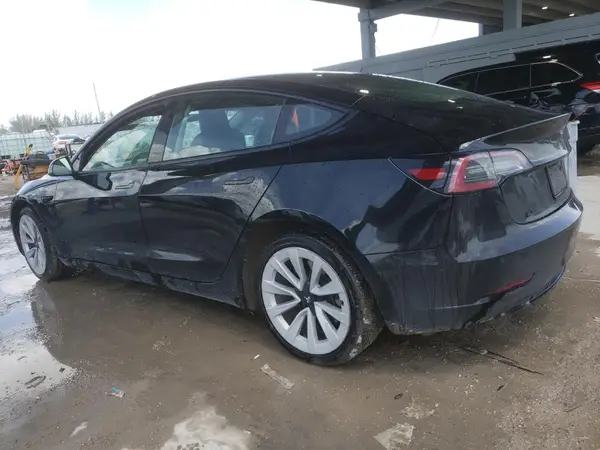5YJ3E1EA3NF368803 2022 TESLA MODEL 3 - Image 2