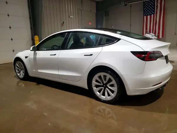 5YJ3E1EA3NF368977 2022 TESLA MODEL 3 - Image 2