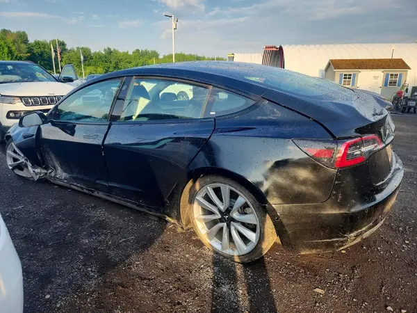 5YJ3E1EA3NF369272 2022 TESLA MODEL 3 - Image 2