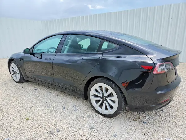 5YJ3E1EA3NF369305 2022 TESLA MODEL 3 - Image 2