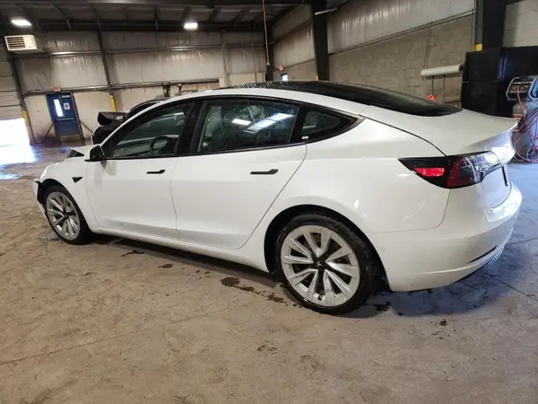 5YJ3E1EA3NF369563 2022 TESLA MODEL 3 - Image 2