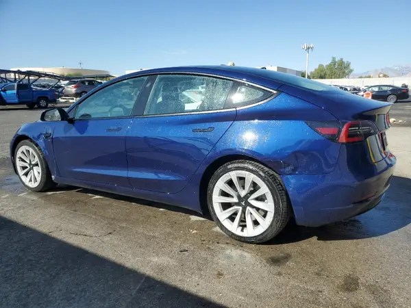 5YJ3E1EA3NF369899 2022 TESLA MODEL 3 - Image 2