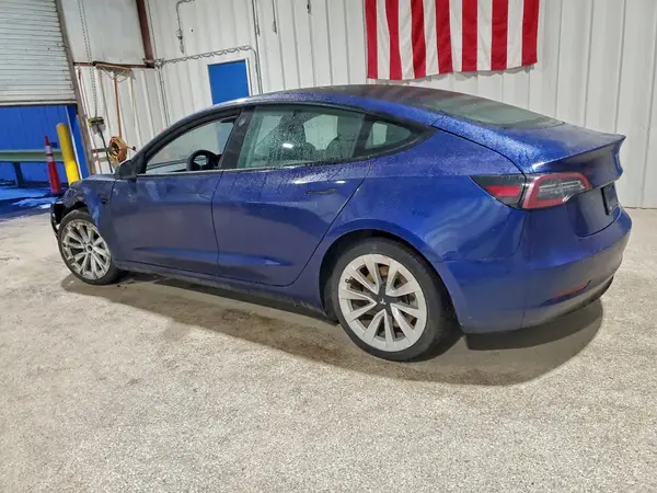 5YJ3E1EA3NF370129 2022 TESLA MODEL 3 - Image 2