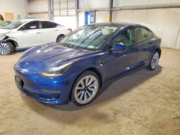 5YJ3E1EA3NF370132 2022 TESLA MODEL 3 - Image 1