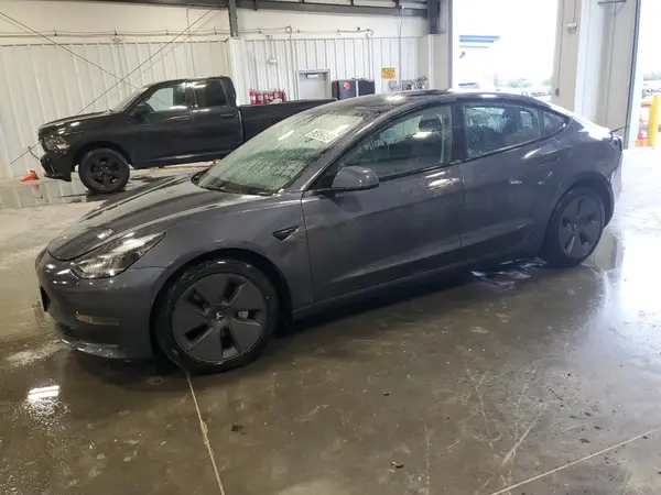 5YJ3E1EA3NF370695 2022 TESLA MODEL 3 - Image 1