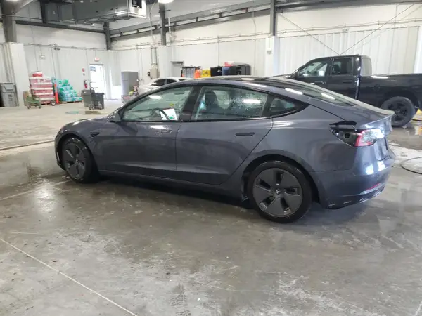 5YJ3E1EA3NF370695 2022 TESLA MODEL 3 - Image 2