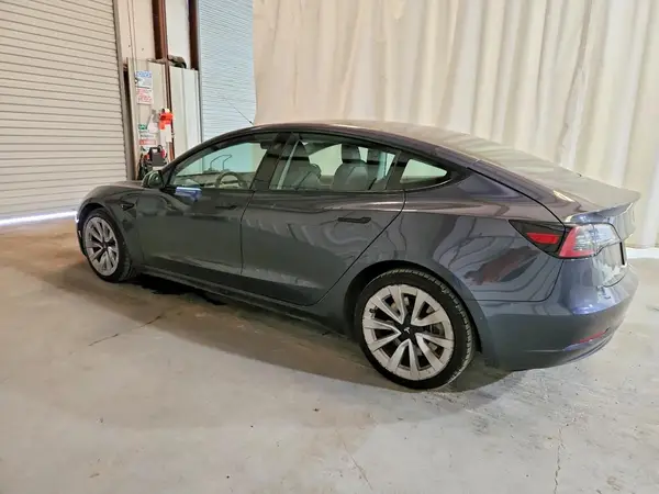 5YJ3E1EA3NF372141 2022 TESLA MODEL 3 - Image 2