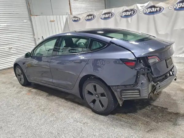 5YJ3E1EA3NF372155 2022 TESLA MODEL 3 - Image 2