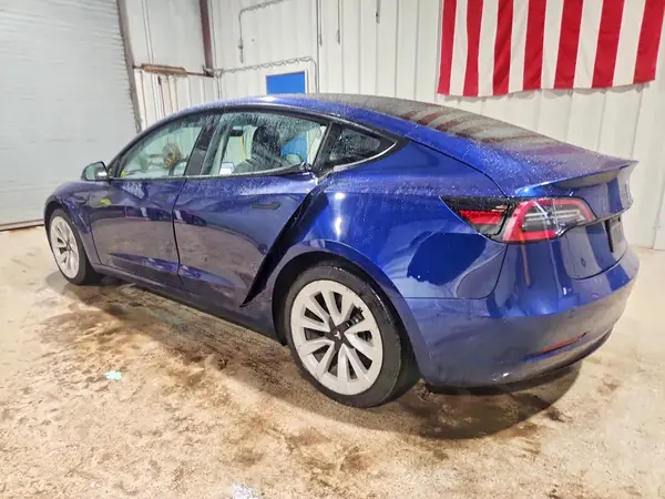 5YJ3E1EA3NF372320 2022 TESLA MODEL 3 - Image 2