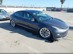 5YJ3E1EA3NF373841 2022 TESLA MODEL 3