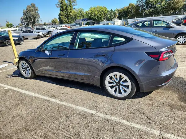 5YJ3E1EA3NF374164 2022 TESLA MODEL 3 - Image 2