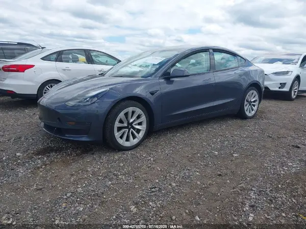5YJ3E1EA3PF397897 2023 TESLA MODEL 3 - Image 2