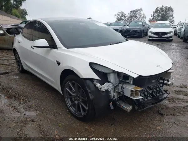 5YJ3E1EA3PF401446 2023 TESLA MODEL 3 - Image 1